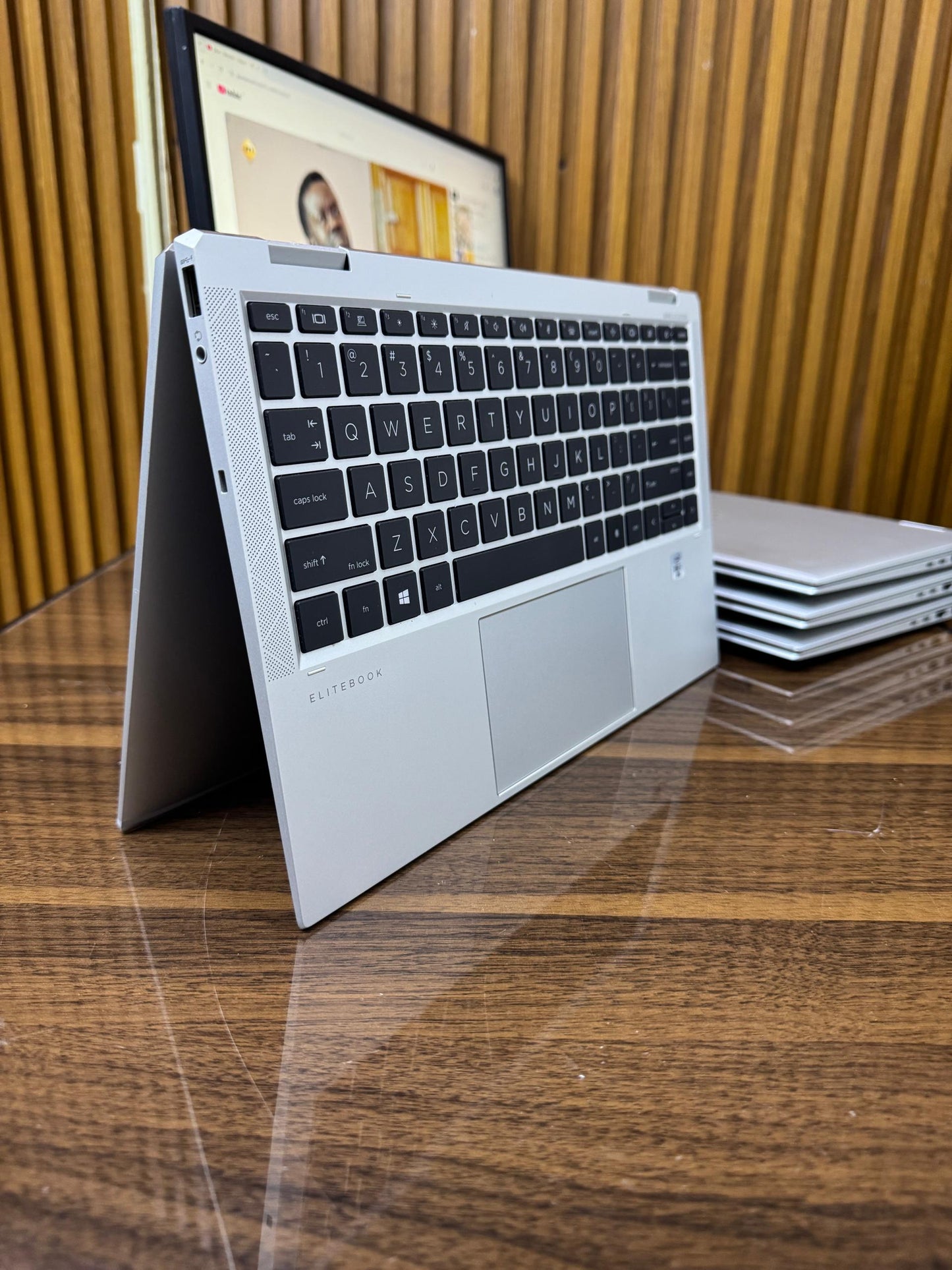 HP EliteBook x360 1040 G7