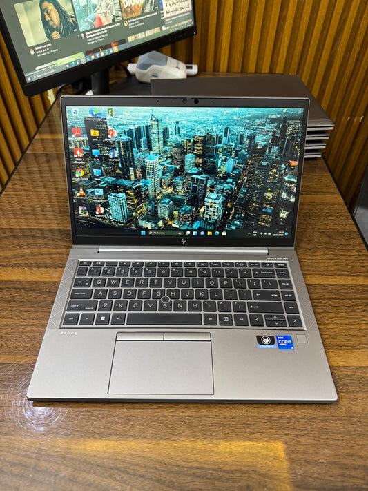 Hp Zbook Firefly 14" G8